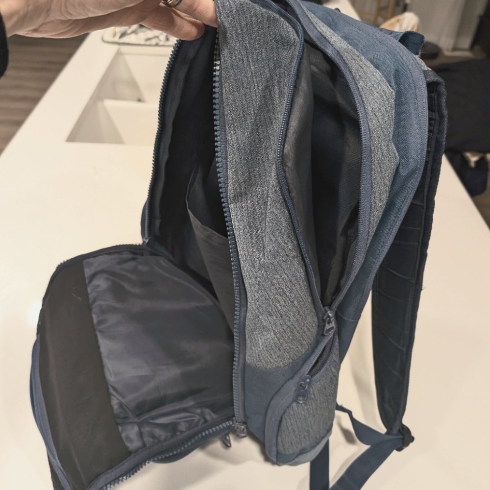 BILLABONG BACKPACK - Picture 2 of 5